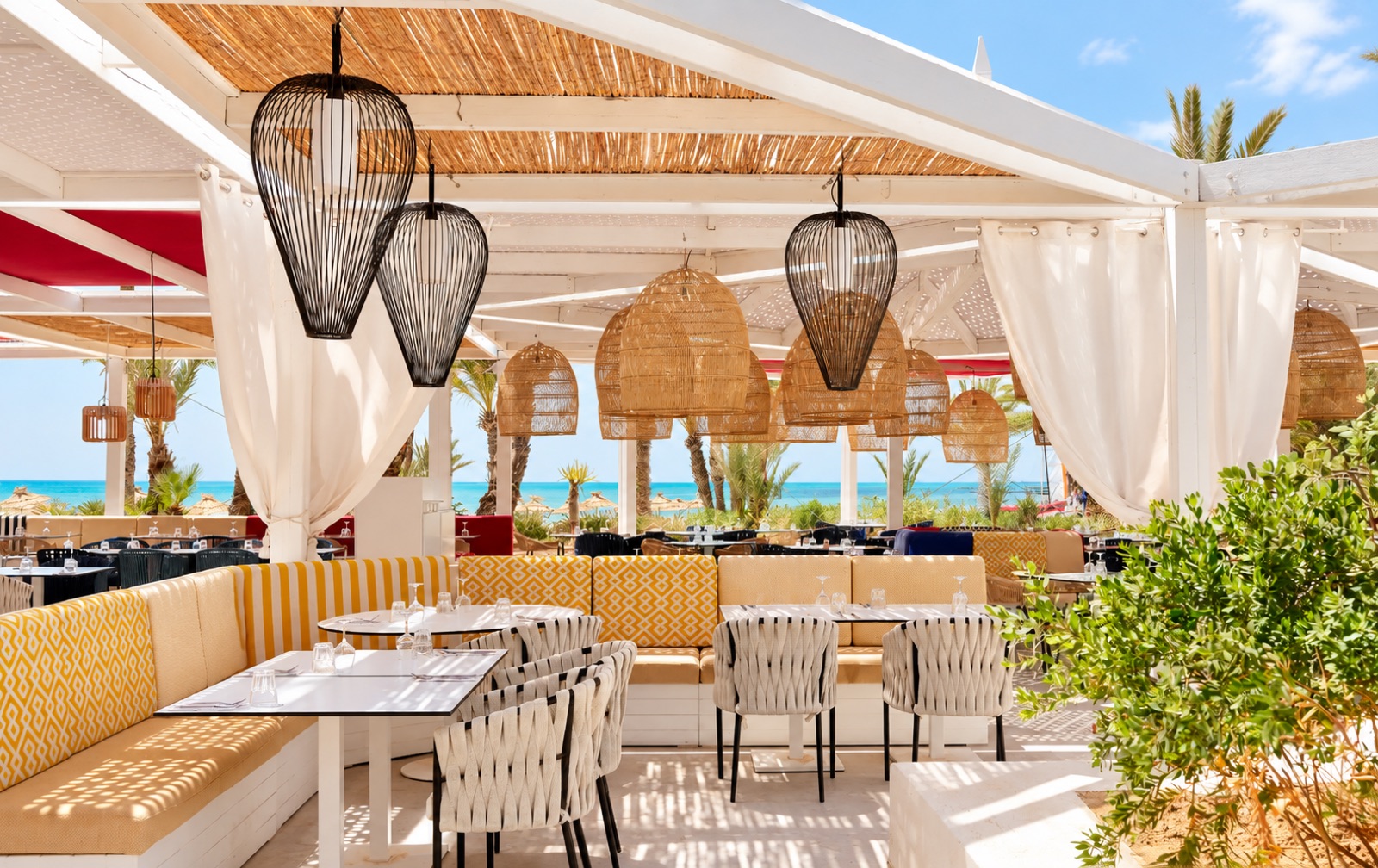 Restaurant en terrasse face à la mer, Club Med Djerba